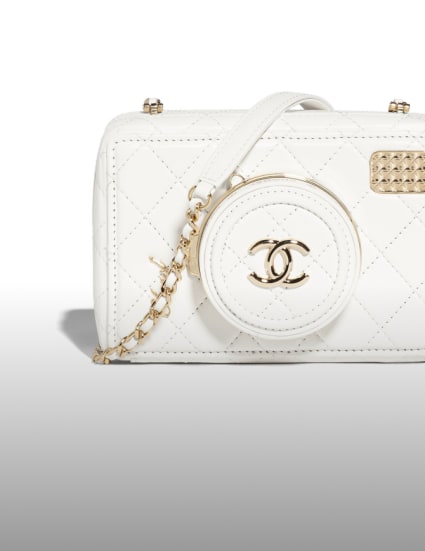 White quilted Chanel bag in hand : r/Pandabuy